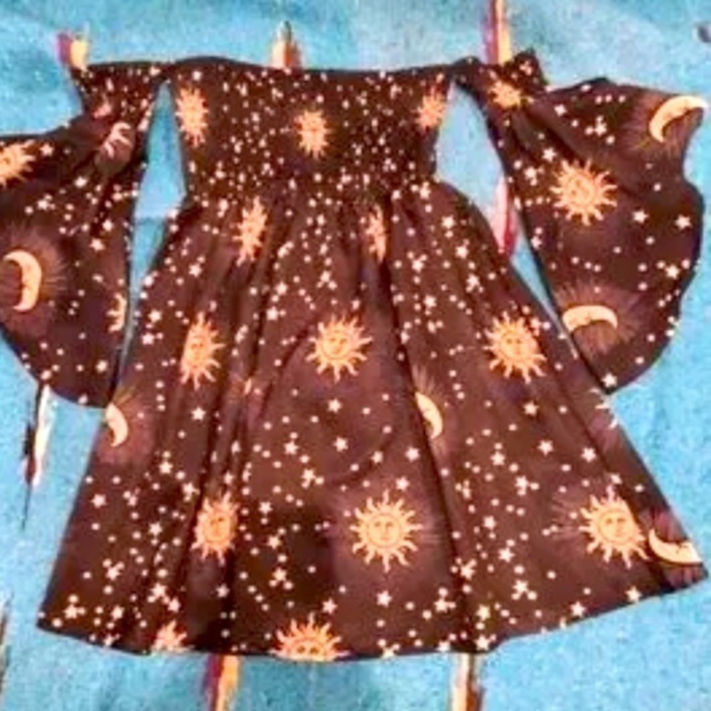 ROMWE Cold Shoulder Bell Sleeved Galaxy Dress S